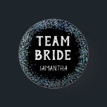 Badge Rond 2,50 Cm Peacock Blue Parties scintillant Team Nom de la ma<br><div class="desc">Peacock Blue Parties scintillant Team Nom de la mariée Noir. Glitzy fun pour votre soirée bachelorette,  une nuit ou une douche nuptiale. Personnalisez facilement le nom.</div>