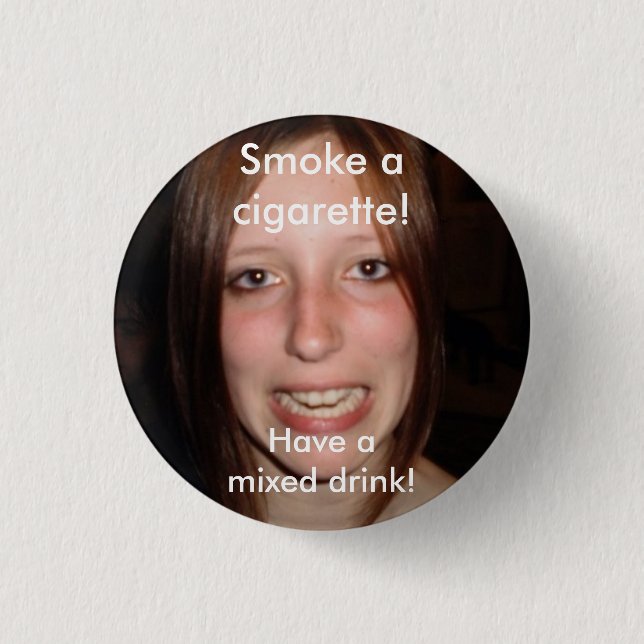 Badge Rond 2,50 Cm Pin d'Ayla (Devant)