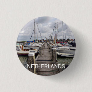Badge Rond 2,50 Cm Quai avec bateaux et yachts à Marken Pays-Bas