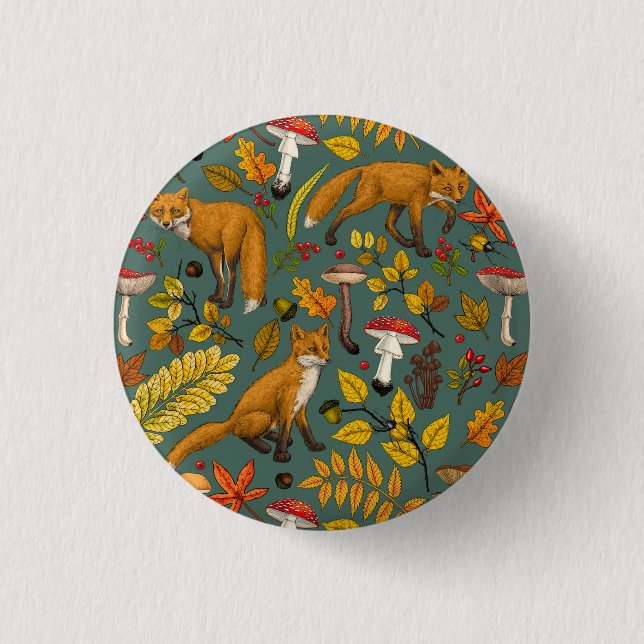 Badge Rond 2,50 Cm Renard d'automne sur pin vert (Devant)