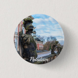 Badge Rond 2,50 Cm Statues de chevalier en pierre près du palais à Po