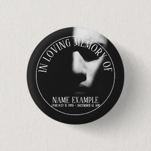Badge Rond 2,50 Cm Un visage endormi à mi-ombre