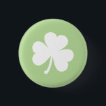 Badge Rond 2,50 Cm Vert pâle avec Shamrock irlandais<br><div class="desc">Bouton vert pâle avec un design shamrock irlandais blanc. Parfait pour la Jour de la St Patrick ou pour l'exposition de la fierté irlandaise.</div>