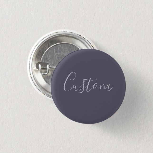 Badge Rond 2,50 Cm Votre nom | Élégant script de lavande sur le viole (Devant & derrière)