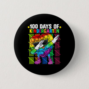Badge Rond 5 Cm 100 jours de maternelle en faisant le dab avec un