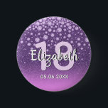 Badge Rond 5 Cm 18e anniversaire diamants parties scintillant rose<br><div class="desc">Un bouton élégant, glamour et girly 18ème anniversaire de fête. Faux parties scintillant de couleur violet et rose avec faux losange et cadre doré. Modèles pour un nom, 18 ans et une date. Date de naissance ou date de la fête/anniversaire. Lettres blanches et roses. Le nom est écrit avec un...</div>