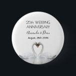 Badge Rond 5 Cm 25e anniversaire mariage d'argent cygnes blancs am<br><div class="desc">Deux beaux cygnes amoureux se courbent la tête et forment un coeur. Arrière - plan blanc élégant, parfait pour un anniversaire mariage argent! Un couple de cygnes reste ensemble pour la vie, ils sont donc le symbole parfait de l'amour. Avec le texte : 25e anniversaire. Modèle pour deux noms, lettres...</div>