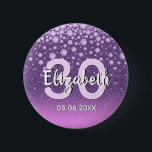 Badge Rond 5 Cm 30e anniversaire de parties scintillant diamants r<br><div class="desc">Un bouton élégant, glamour et girly 30ème anniversaire de fête. Faux parties scintillant de couleur violet et rose avec faux losange et cadre doré. Modèles pour un nom, 30 ans et une date. Date de naissance ou date de la fête/anniversaire. Lettres blanches et roses. Le nom est écrit avec un...</div>