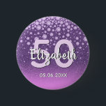 Badge Rond 5 Cm 50e anniversaire de parties scintillant diamants r<br><div class="desc">Un bouton élégant, glamour et girly 50ème anniversaire de fête. Faux parties scintillant de couleur violet et rose avec faux losange et cadre doré. Modèles pour un nom, 50 ans et une date. Date de naissance ou date de la fête/anniversaire. Lettres blanches et roses. Le nom est écrit avec un...</div>