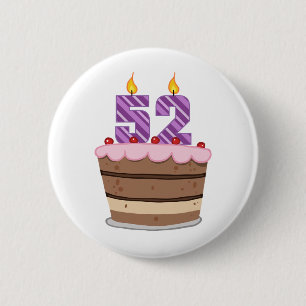 Badge Rond 5 Cm 52 ans sur le gâteau d'anniversaire