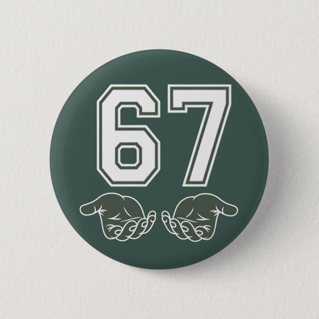 Badge Rond 5 Cm 67 Main Drôle Six Sept Mème Génération Alpha  (Devant)