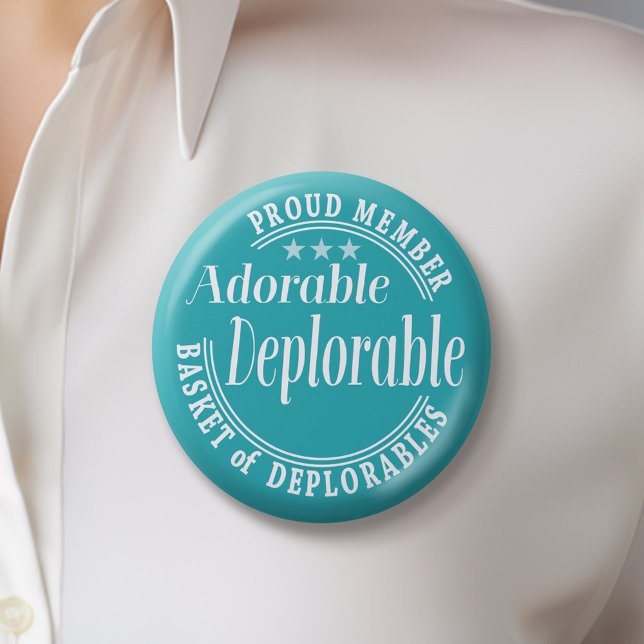 Badge Rond 5 Cm Adorable Déplorable pour Donald Trump Membre fier (Trump 2024 Button)