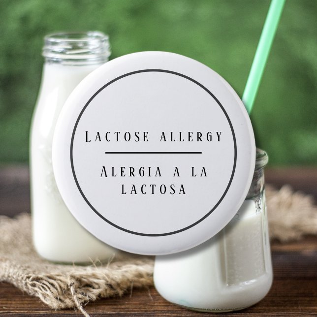 Badge Rond 5 Cm Alerte d'allergie bilingue noire et blanche au lac (Bilingual Lactose allergy warning button. bilingual & editable text. multilingual project)