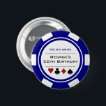 Badge Rond 5 Cm Anniversaire Poker Chip Casino Thème Blanc Bleu<br><div class="desc">Ces boutons blancs et bleus de puces de poker feraient un cadeau parfait pour le garçon d'anniversaire, ou, pour toute la fête à porter pendant la fête! Personnalisez votre design avec votre nom et votre date de naissance # en noir dans le centre, et anniversaire en bleu sur le dessus....</div>