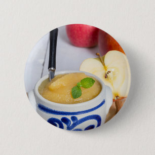 Badge Rond 5 Cm Applesauce à la cannelle dans un bol en grès