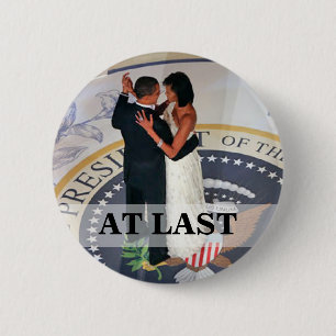 Badge Rond 5 Cm Barack et Michelle Obama dansant la boule