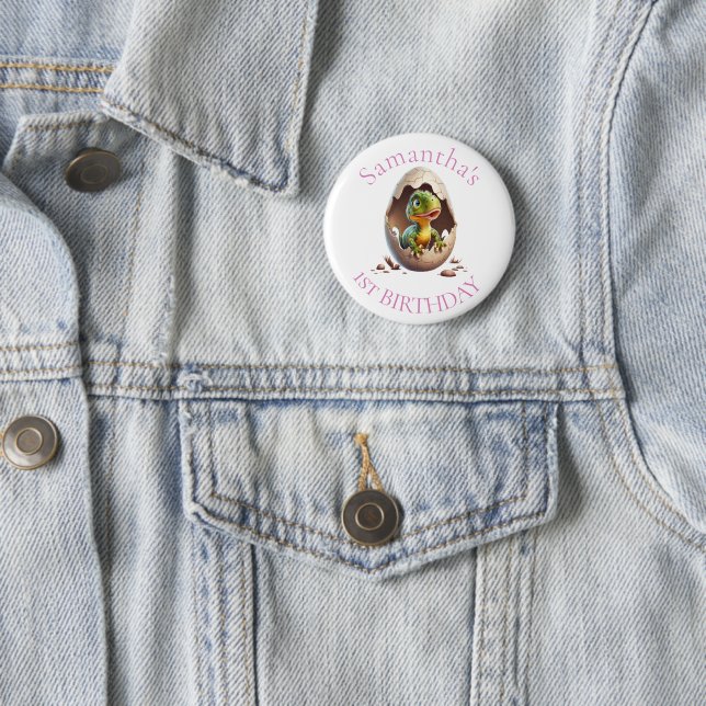 Badge Rond 5 Cm Bébé Dinosaur rose Anniversaire (En situation)