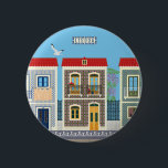 Badge Rond 5 Cm Belles maisons portugaises avec tuiles ou azulejos<br><div class="desc">Lorsque vous vous promenez dans les rues anciennes de Lisbonne, Porto ou d'autres villes portugaises, vous découvrirez que l'histoire et la modernité se marient harmonieusement, laissant des souvenirs indélébiles à tous ceux qui visitent. Chaque ville possède des trésors architecturaux, mais le charme des vieilles maisons portugaises avec balcons en fer...</div>