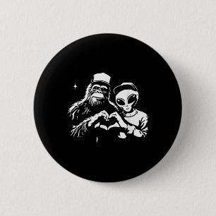 Badge Rond 5 Cm Bigfoot Et Coeur Alien Mains Drôle Valentines Gros