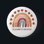 Badge Rond 5 Cm Boho moderne Rainbow & Heart Name<br><div class="desc">Tonalité terrestre moderne arc-en-ciel et bouton coeur. Personnalisable !</div>