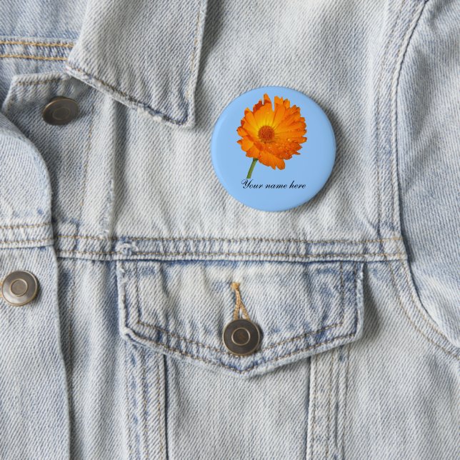 Badge Rond 5 Cm Bouton - Calendula sur pierre (En situation)