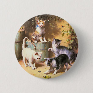 Badge Rond 5 Cm Bouton : "Chatons jouant avec des scarabées "