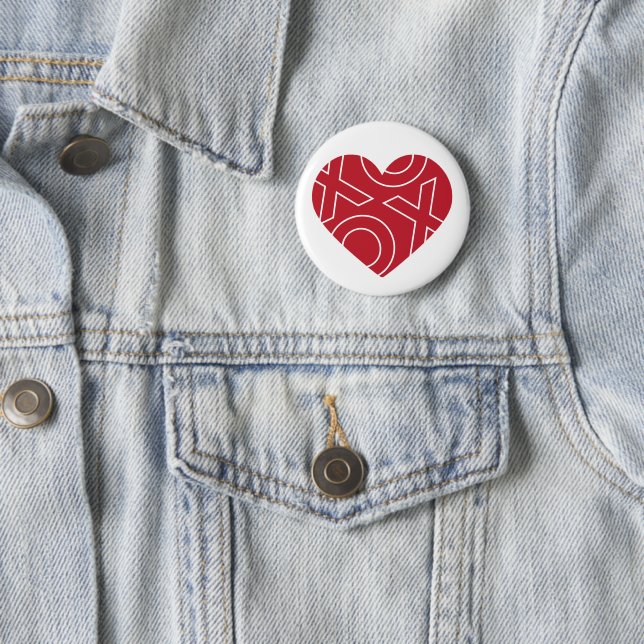 Badge Rond 5 Cm Bouton Coeur XOXO (En situation)