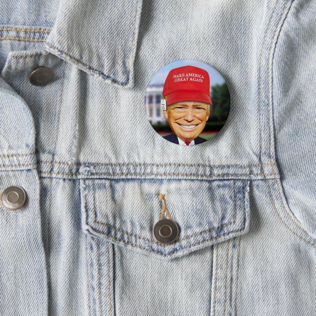 BADGE ROND 5 CM BOUTON FUNNY DONALD TRUMP (En situation)
