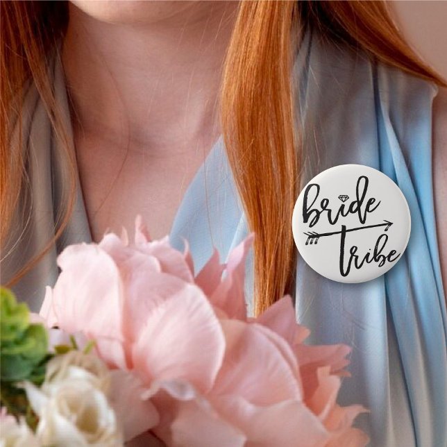 Badge Rond 5 Cm Bride Tribe Diamond Brush Mariage de la fête de ma (BRIDE TRIBE Diamond Brush Script Bridal/Bachelorette Party Wedding Pin Button @ fatfatin_blue_knot)