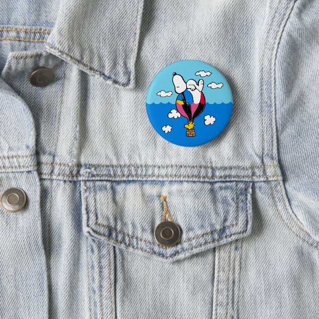 Badge Rond 5 Cm cacahuètes | Snoopy & Woodstock Hot Air Balloon (En situation)