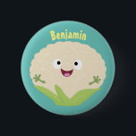 Badge Rond 5 Cm Caricature de légume de chou-fleur joyeux<br><div class="desc">Ce joli chou-fleur est plein de plaisir végétal! Dessiné dans un joyeux style de dessin animé pour les amateurs de légumes !</div>