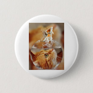 Badge Rond 5 Cm Cat Face Goldfish verre fermer les yeux