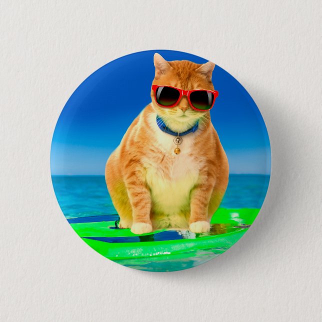 Badge Rond 5 Cm Chat avec lunettes de soleil surfant dans l'océan (Devant)