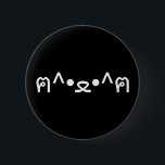 Badge Rond 5 Cm Chat avec Paws Emoticon ฅ^ ・ ・^ฅ Japonais Kaomoji<br><div class="desc">Cute Geeky Asiatique Fun Kitten Avec Paquets ฅ^ ・ ^ฅ Kaomoji Emoticons Japonais ASCII Texte Art Face Mark. Globe Trotters se spécialise dans l'imagerie idiosyncratique du monde entier. Vous y trouverez des Cartes de Voeux,  Cartes Postales,  Posters,  Mousepads et plus encore.</div>