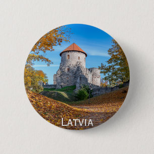 Badge Rond 5 Cm Château médiéval entouré de forêt