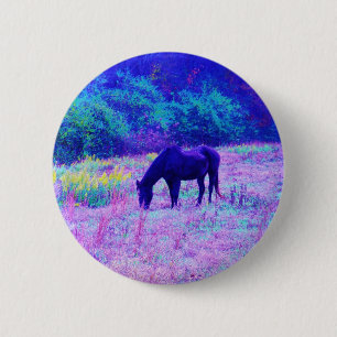 Badge Rond 5 Cm Cheval noir violet dans le champ Arc-en-ciel