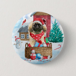 Badge Rond 5 Cm Chien Pekingese dans la neige Maison de Chien de N