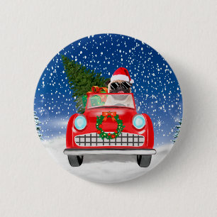 Badge Rond 5 Cm Chien Pug Conduisant une Voiture dans la Neige Noë