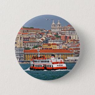 Badge Rond 5 Cm Ciel de Lisbonne avec vieux ferry sur le fleuve Ta