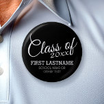 Badge Rond 5 Cm Classe de diplôme de l'année ADD Nom personnalisé<br><div class="desc">Ajoutez 2020,  2021 ou n'importe quelle année à ce design fantaisiste. Cela peut être utilisé pour n'importe quel diplômé ou réunion - lycée,  collège,  lycée,  sciences infirmières,  médecine ou même école de commerce.</div>