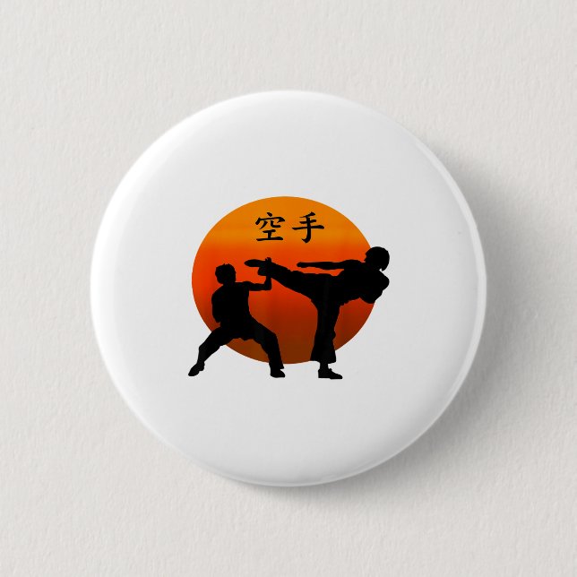Badge Rond 5 Cm Deux combattants de karaté avec soleil levant et k (Devant)