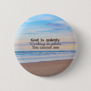Badge Rond 5 Cm Dieu travaille la typographie chrétienne Biblique