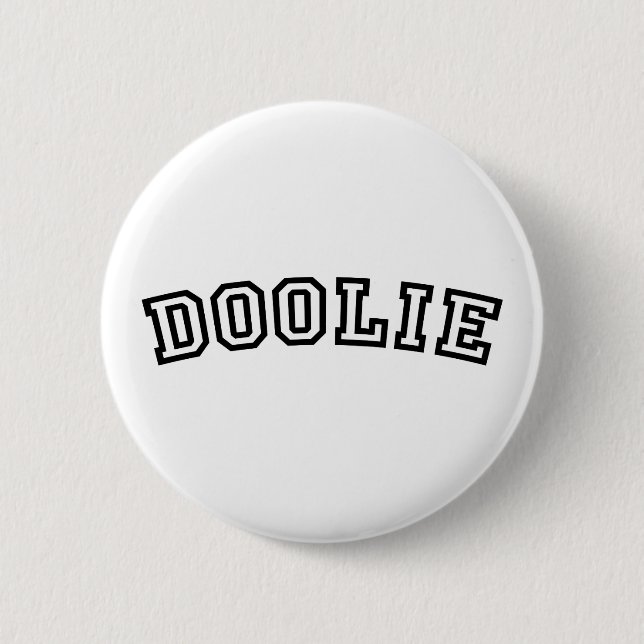BADGE ROND 5 CM DOOLIE (Devant)