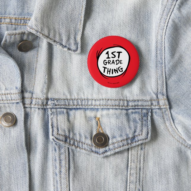 Badge Rond 5 Cm Dr Seuss | Chose Une Chose Deux - 1ère Chose (En situation)
