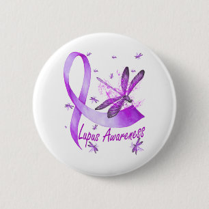 Badge Rond 5 Cm Dragonfly Holding Purple Ribbon Lupus Sensibilisat