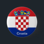 Badge Rond 5 Cm Drapeau de la Croatie<br><div class="desc">Le drapeau de la Croatie est l'un des symboles d'état de la Croatie. Il se compose de la taille trois égale, des rayures horizontales en couleurs rouge, du blanc et du bleu. Le drapeau combine les couleurs des drapeaux du royaume de la Croatie (rouge et blanche), du royaume de la...</div>