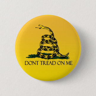 Badge Rond 5 Cm Drapeau Gadsden, Arrière - plan Jaune
