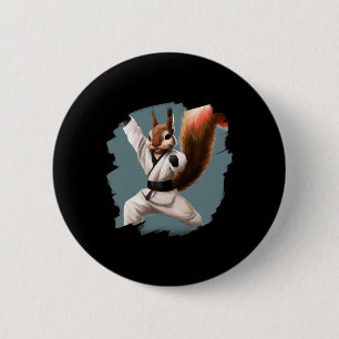 Badge Rond 5 Cm Écureuil faisant un coup de pied de karaté ceintur