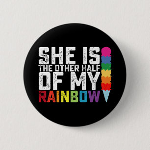 Badge Rond 5 Cm Elle est l'autre moitié de mon arc-en-ciel lesbien