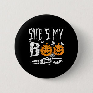 Badge Rond 5 Cm Elle est ma main de squelette de citrouille de Hal